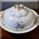 P08. Haviland Limoges &rdquo;Tarascon&rdquo; butter/cheese dish. 